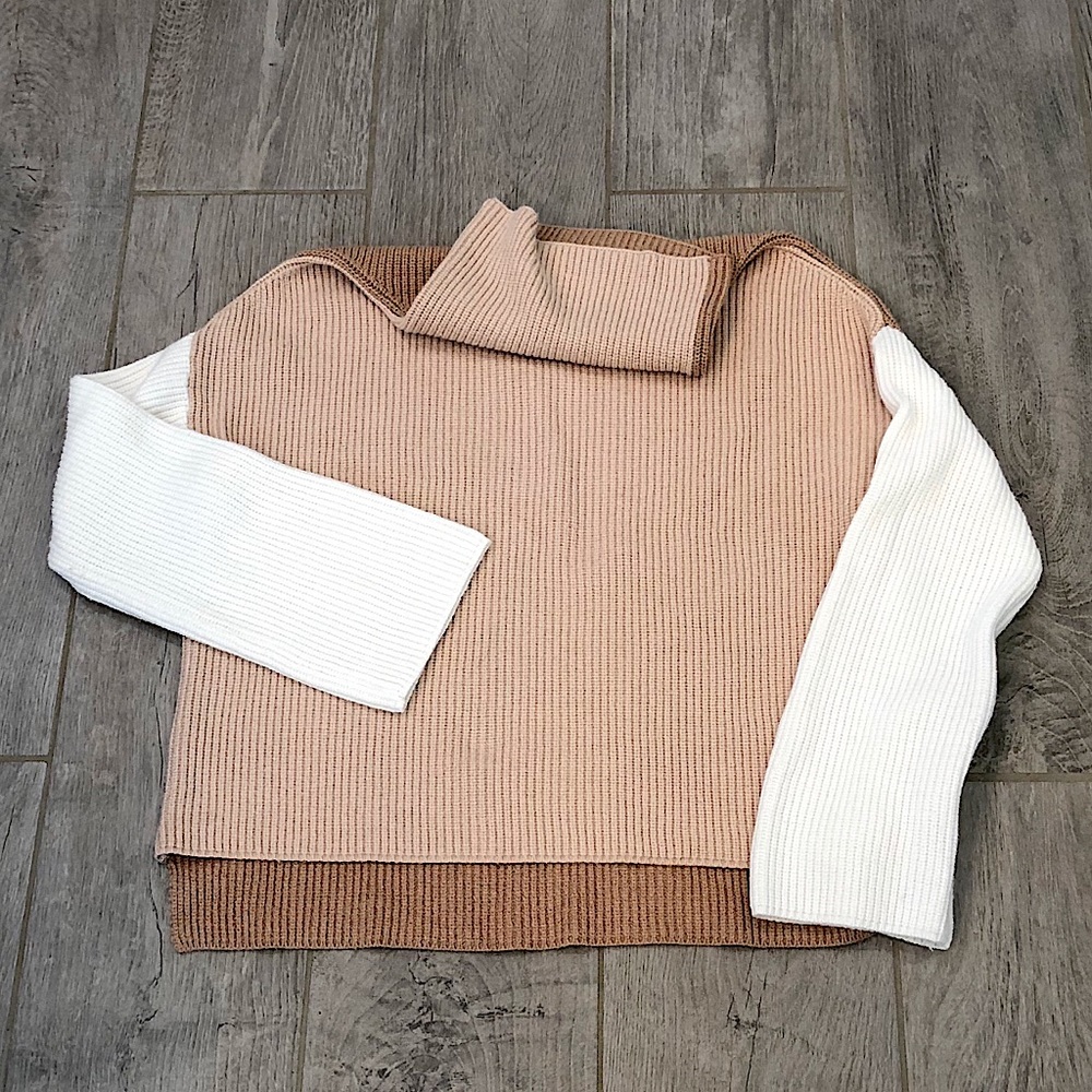Carly Jean Los Angeles Karter Sweater